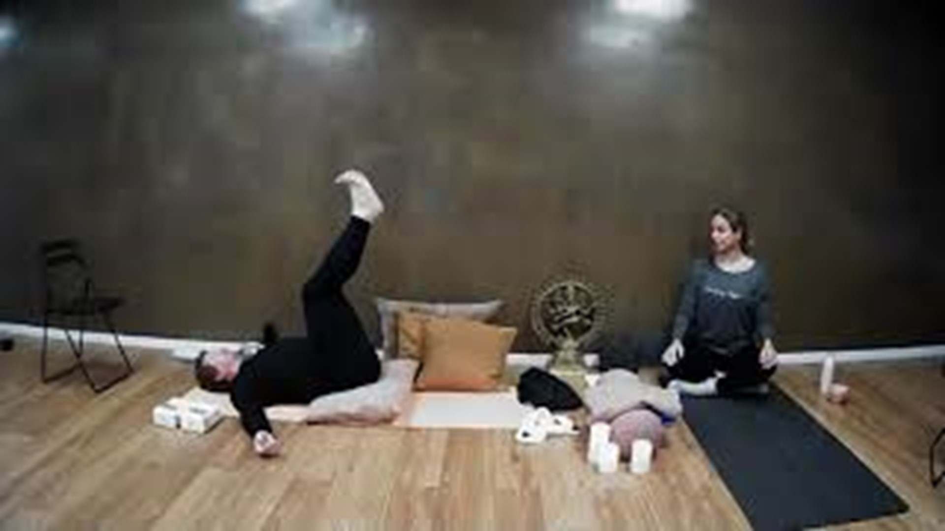9.12.2020 - Restorative Yoga med Charlott og Peter - 60 min.